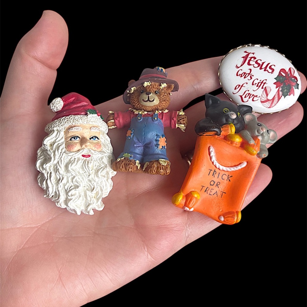 Small Vintage Holiday Pinbacks Lot Santa Halloween Bear Jesus
